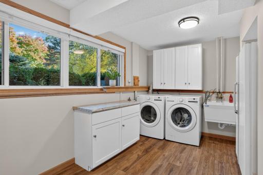 8412 Hiawatha Avenue, Eden Prairie, MN 55347