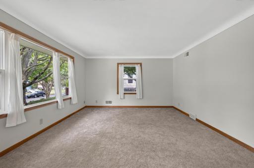 2_2093 sherwood ave_07282026_02.jpg