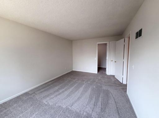 listing_12.jpg