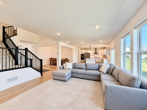18112 Hounds Drive, Lakeville, MN 55044