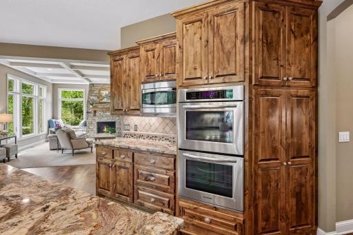 15700 55th Avenue N, Plymouth, MN 55441