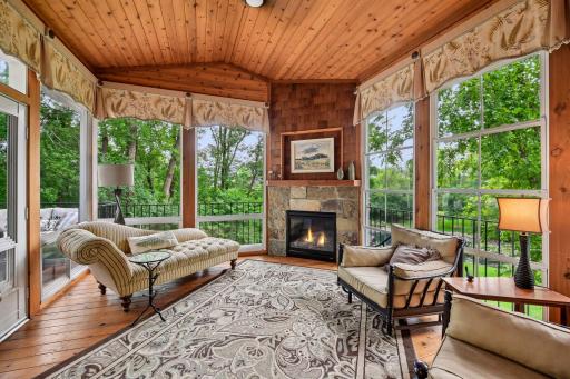 15700 55th Avenue N, Plymouth, MN 55441