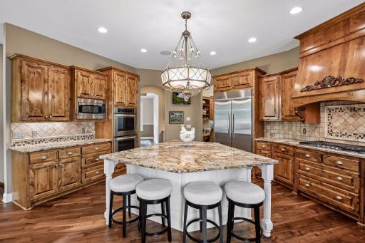 15700 55th Avenue N, Plymouth, MN 55441