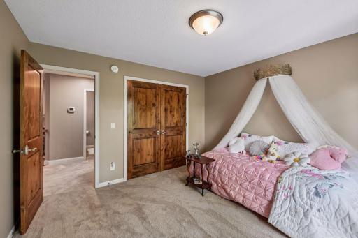 15700 55th Avenue N, Plymouth, MN 55441