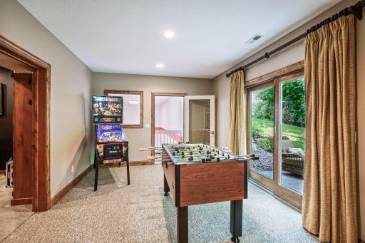 15700 55th Avenue N, Plymouth, MN 55441