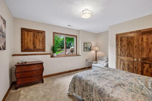 15700 55th Avenue N, Plymouth, MN 55441