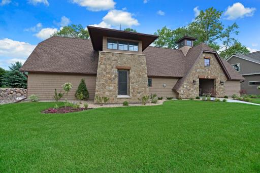 15700 55th Avenue N, Plymouth, MN 55441