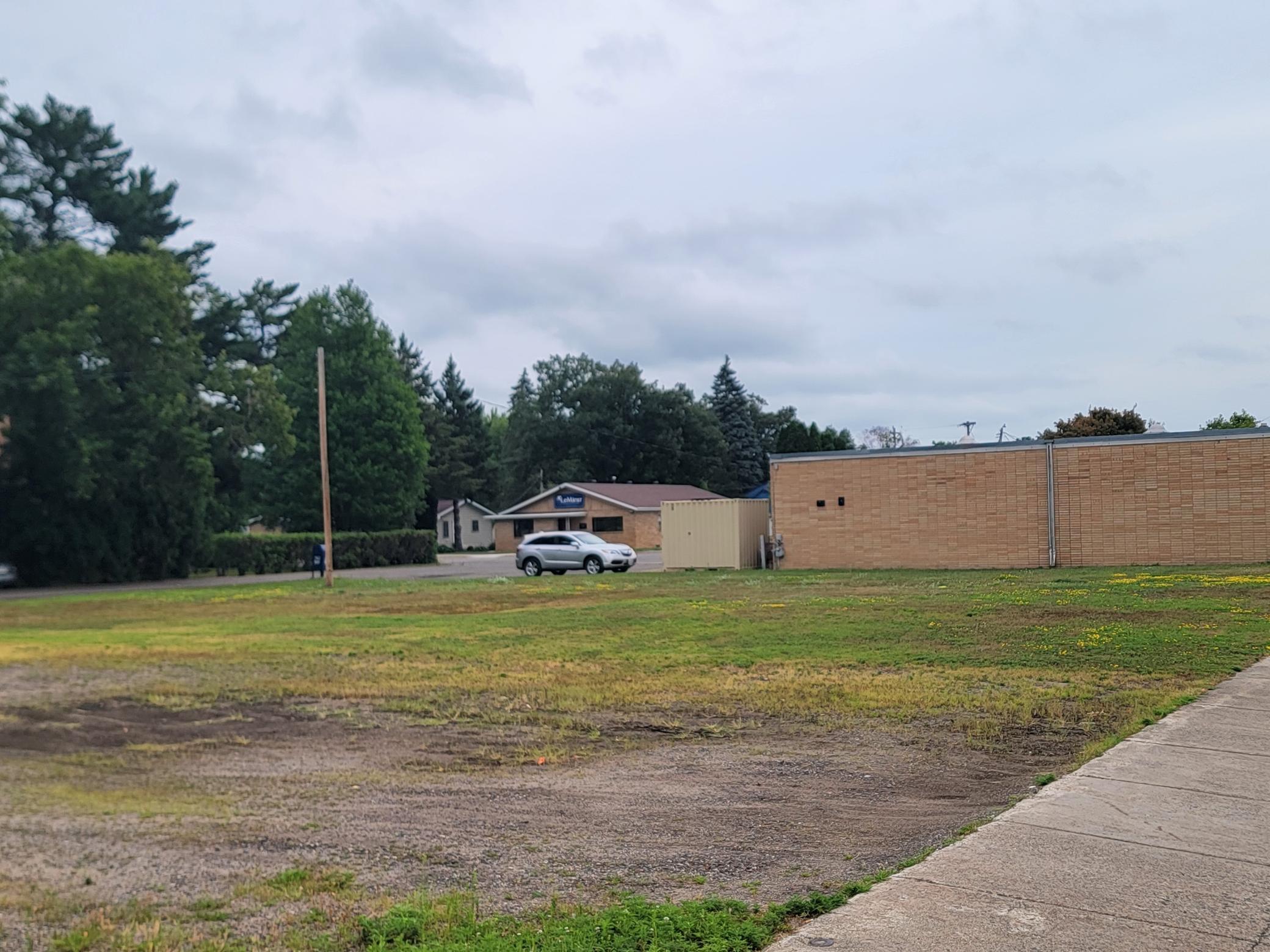 75x130 Commercial lot