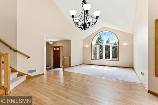 Dining into Living with open Vaults