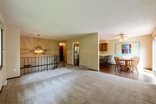 934 94th Avenue NE, Blaine, MN 55434