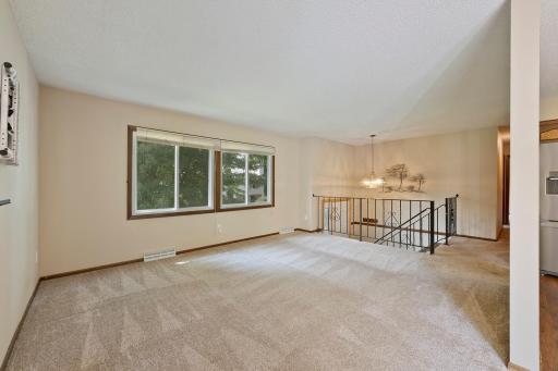 934 94th Avenue NE, Blaine, MN 55434