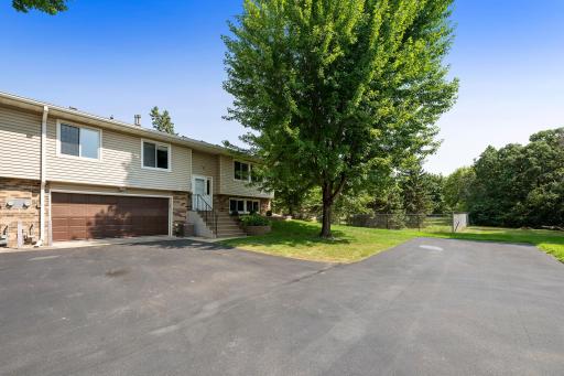 934 94th Avenue NE, Blaine, MN 55434