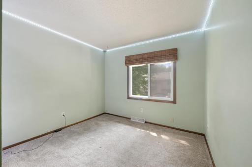 934 94th Avenue NE, Blaine, MN 55434