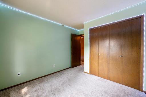 934 94th Avenue NE, Blaine, MN 55434
