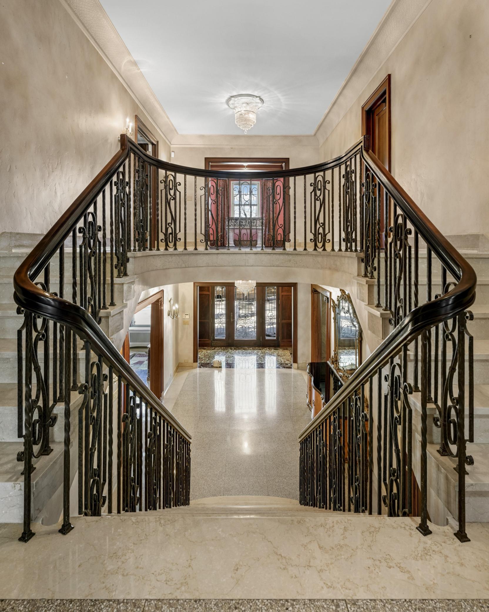 Branching upper level of main grand staircase