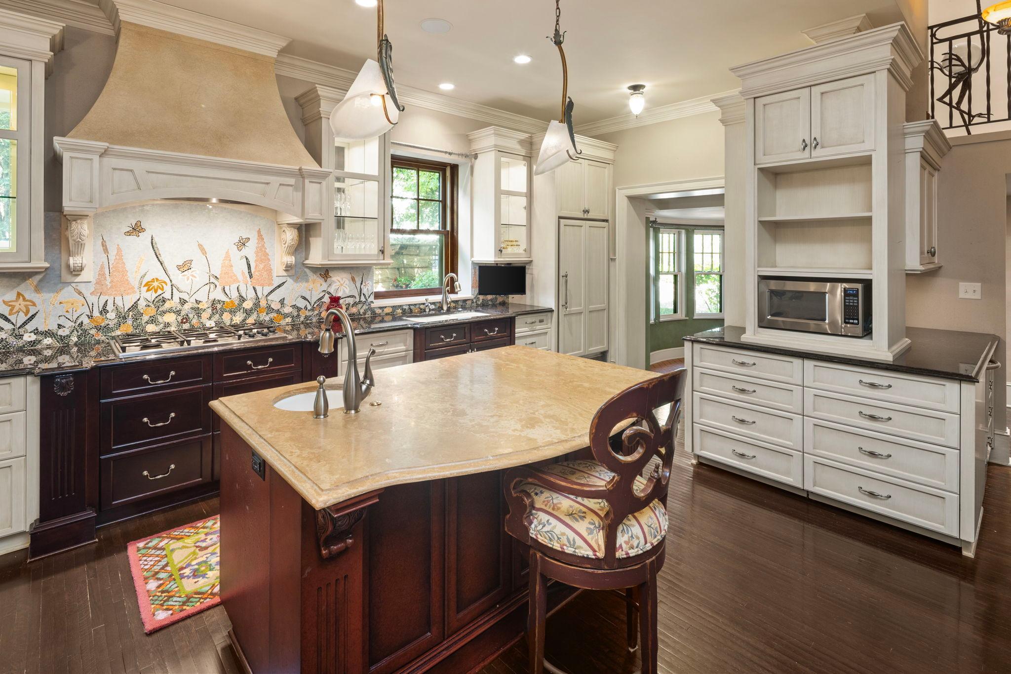 Center island kitchen