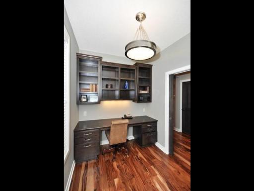 PHOTOS/VIRTUAL TOURS SHOWN ARE OF A PREVIOUS MODEL HOME AND MAY DEPICT OPTIONAL FEATURES, AND FINISHES NOT INCLUDED IN THE BASE PRICE.