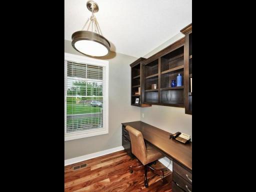 PHOTOS/VIRTUAL TOURS SHOWN ARE OF A PREVIOUS MODEL HOME AND MAY DEPICT OPTIONAL FEATURES, AND FINISHES NOT INCLUDED IN THE BASE PRICE.