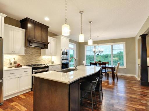 PHOTOS/VIRTUAL TOURS SHOWN ARE OF A PREVIOUS MODEL HOME AND MAY DEPICT OPTIONAL FEATURES, AND FINISHES NOT INCLUDED IN THE BASE PRICE.