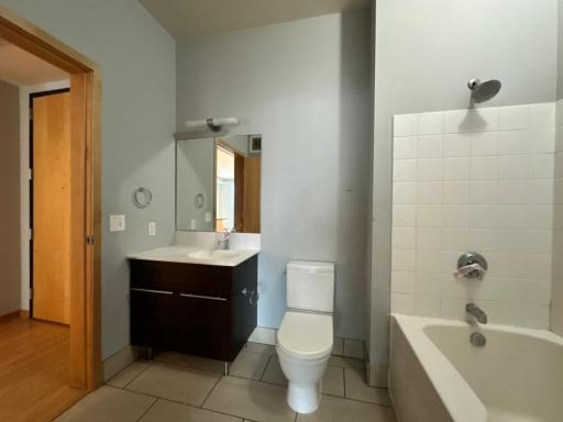 1211 Lagoon Avenue, 405, Minneapolis, MN 55408