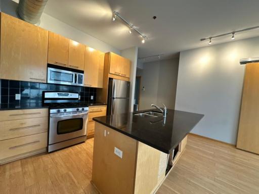 1211 Lagoon Avenue, 405, Minneapolis, MN 55408