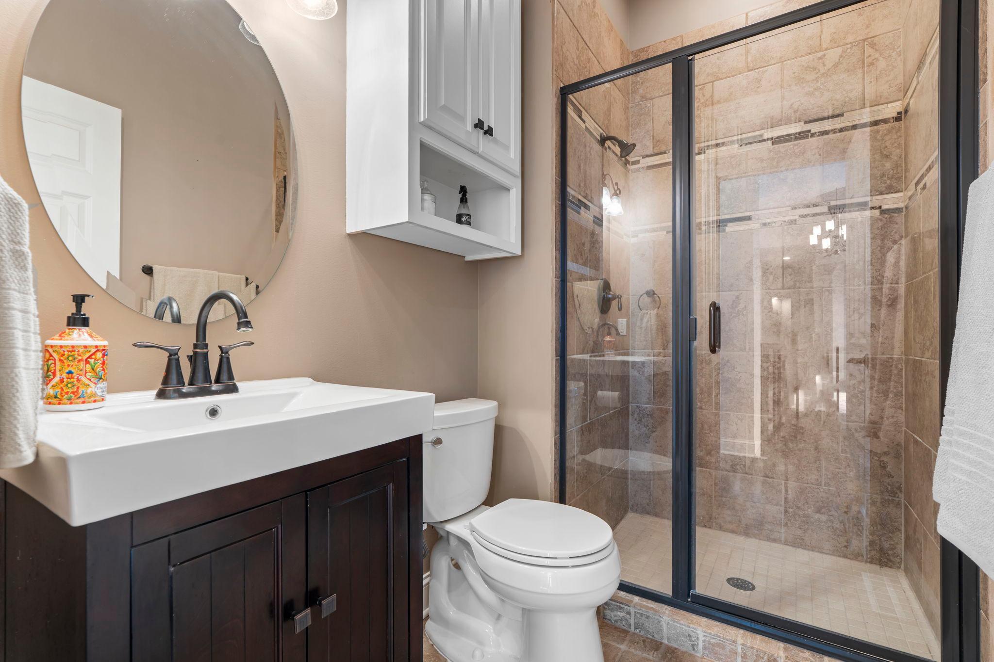 Mian floor 3/4 bathroom