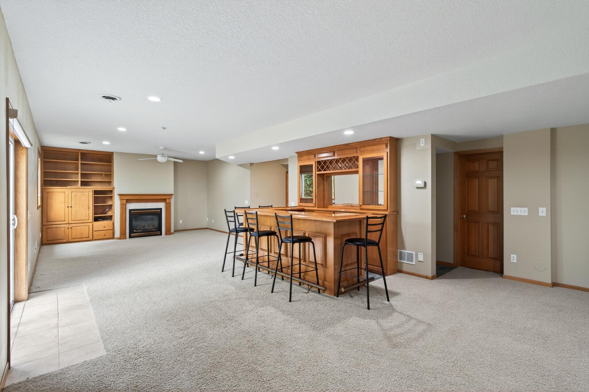Custom bar