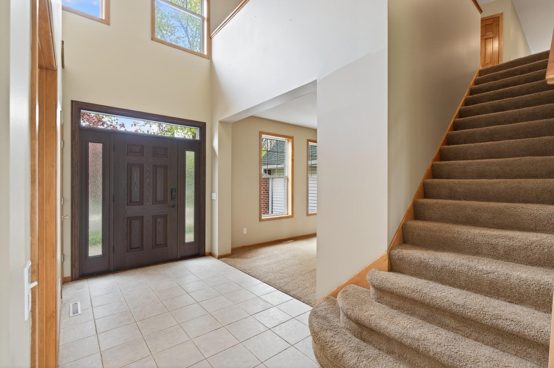 2 story foyer with tile floors