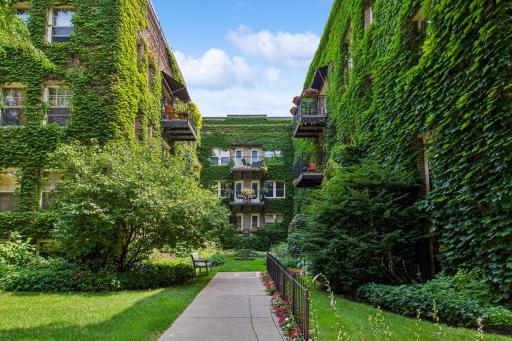 AAA+ building, courtyard and East Coast brownstone feel
