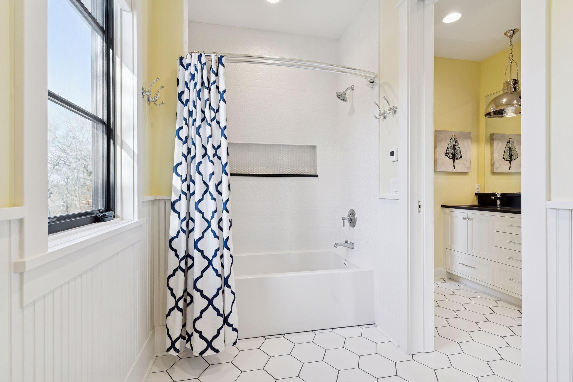 Jack/Jill Bath