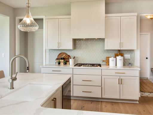 Lakeville, MN 55044