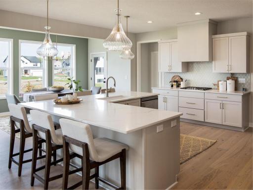 Kitchen Island to accommodate the entire family