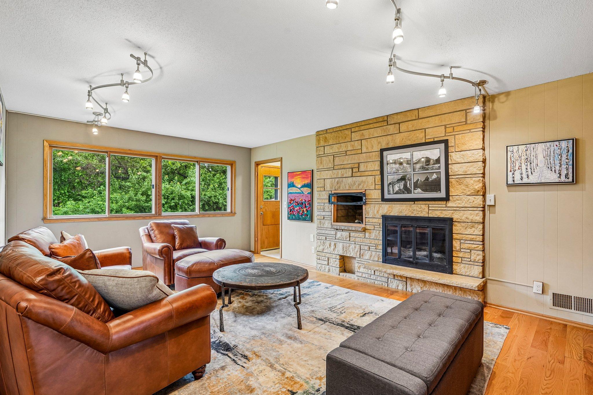 2-web-or-mls-Saint Croix Cir-S0108-002.jpg