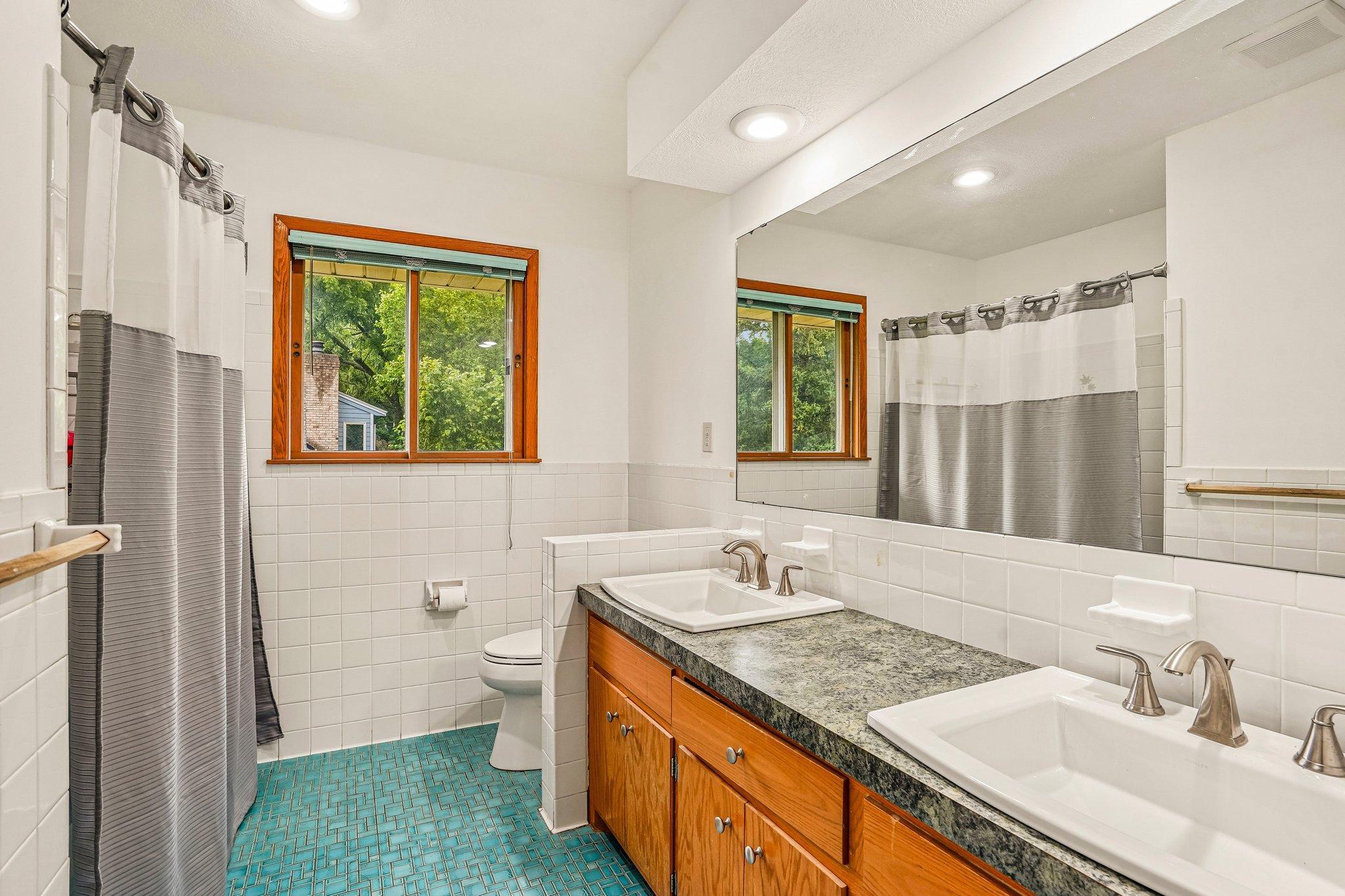 26-web-or-mls-Saint Croix Cir-S0108-026.jpg