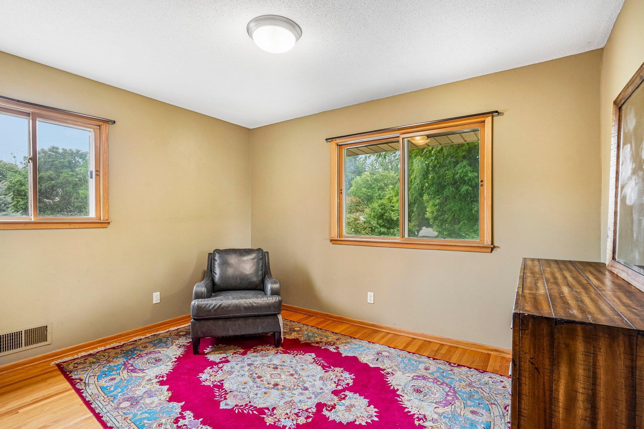 33-web-or-mls-Saint Croix Cir-S0108-033.jpg