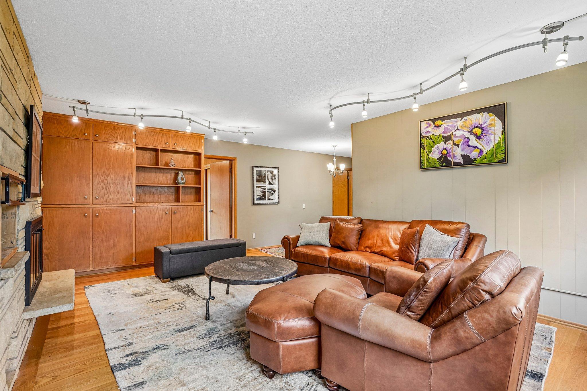 4-web-or-mls-Saint Croix Cir-S0108-004.jpg