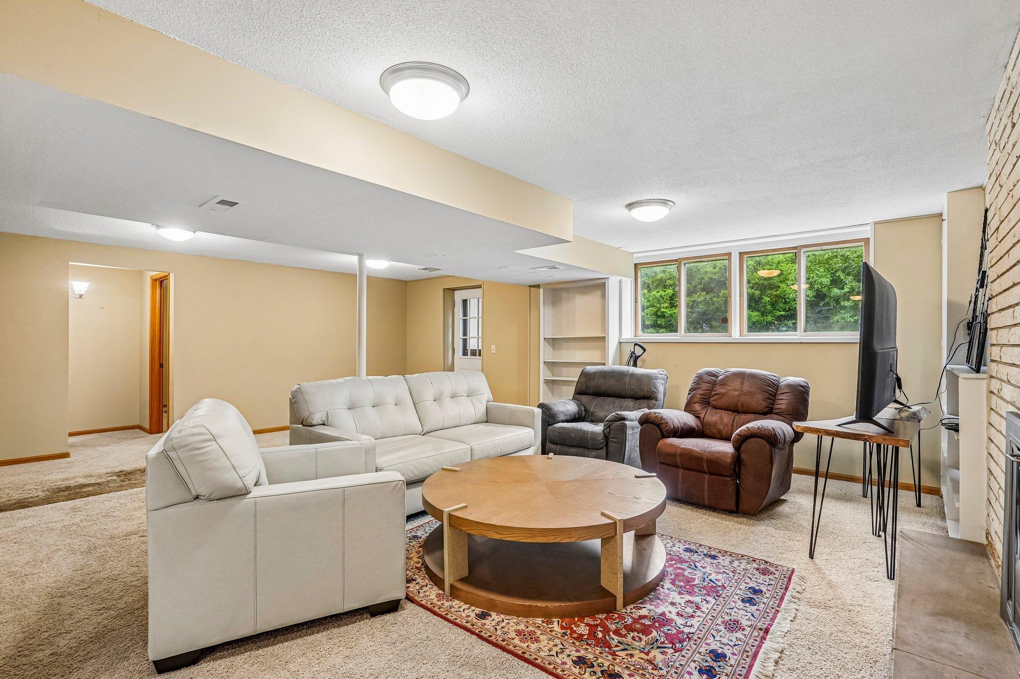 45-web-or-mls-Saint Croix Cir-S0108-045.jpg