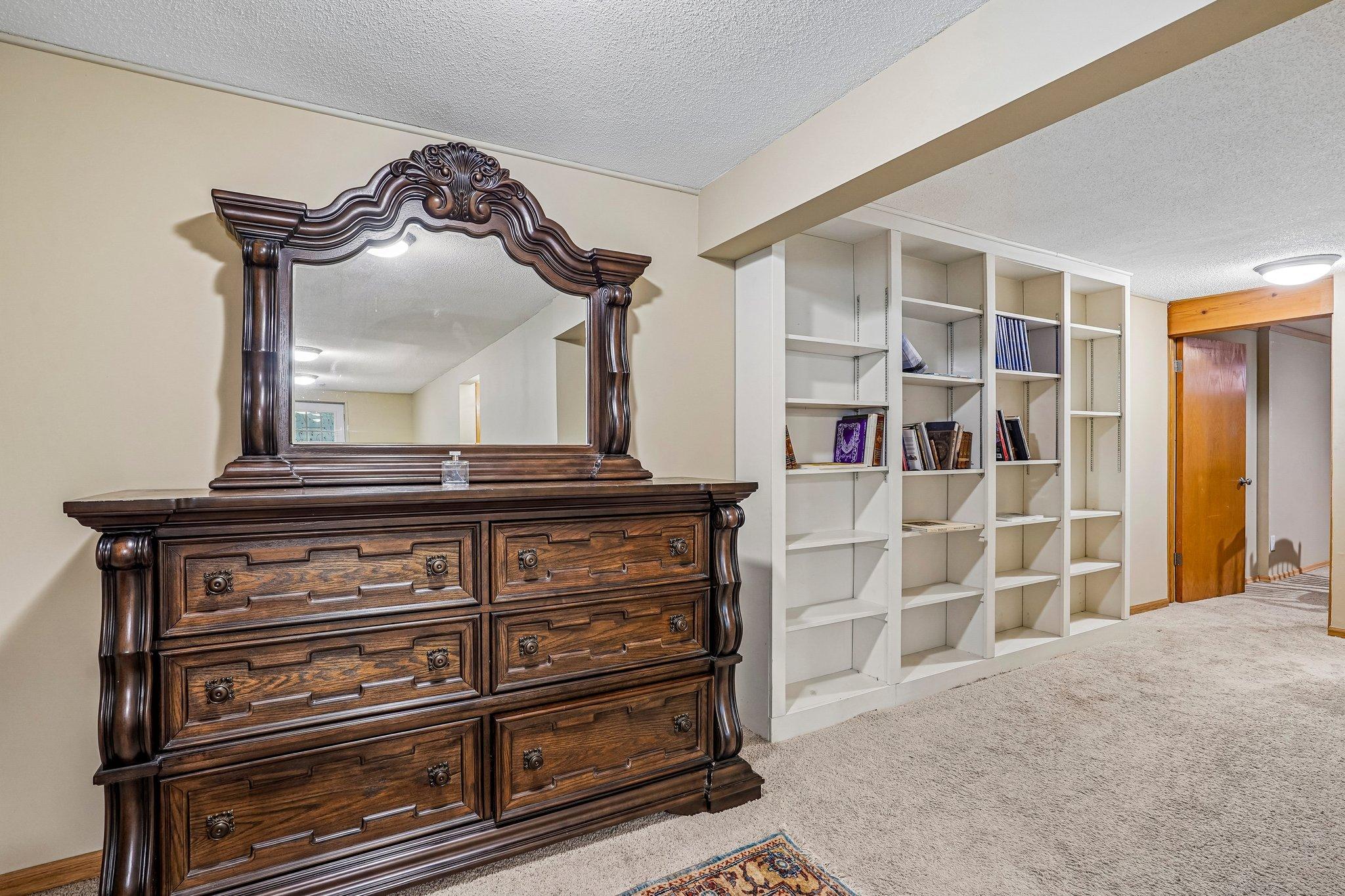 40-web-or-mls-Saint Croix Cir-S0108-040.jpg