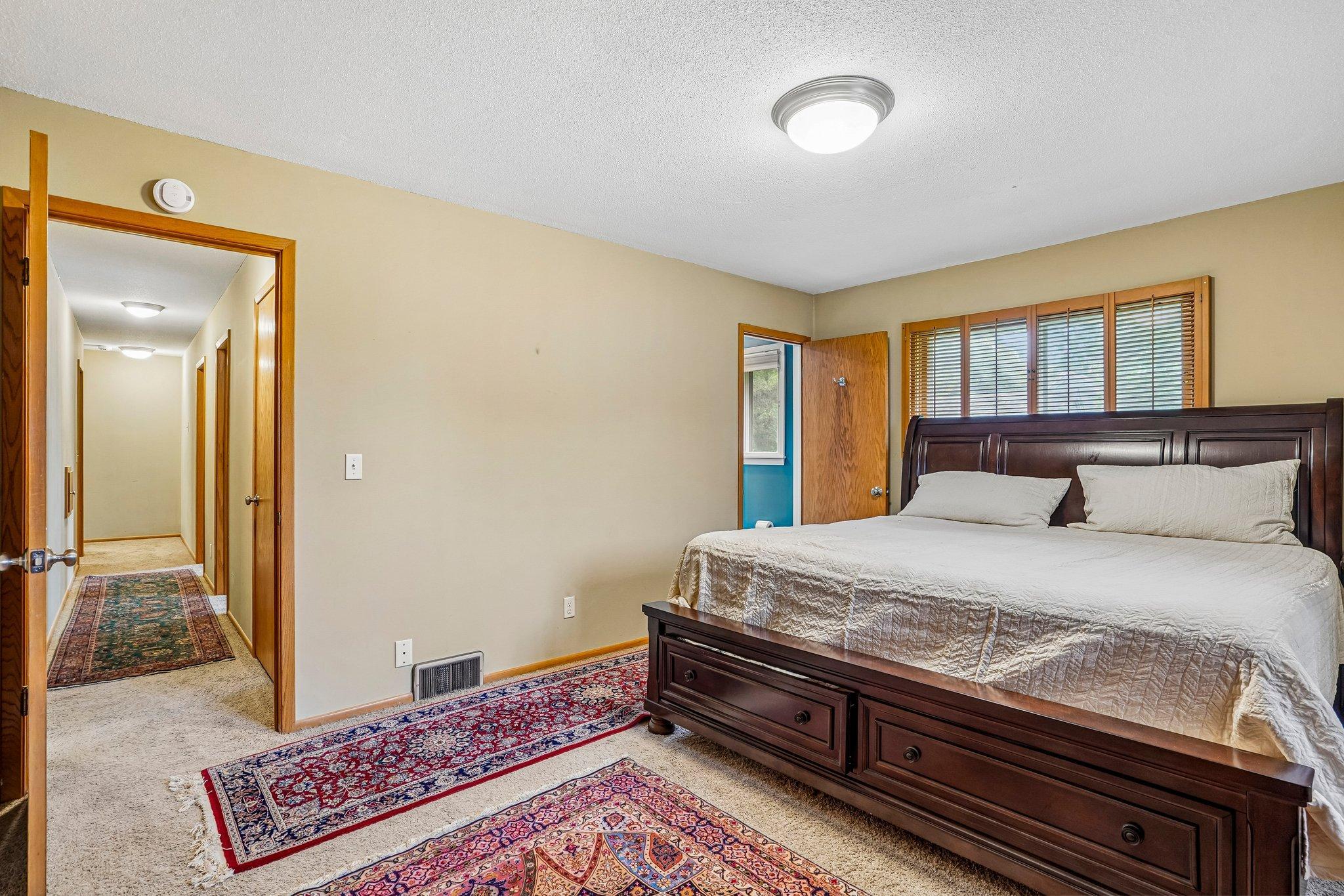 28-web-or-mls-Saint Croix Cir-S0108-028.jpg