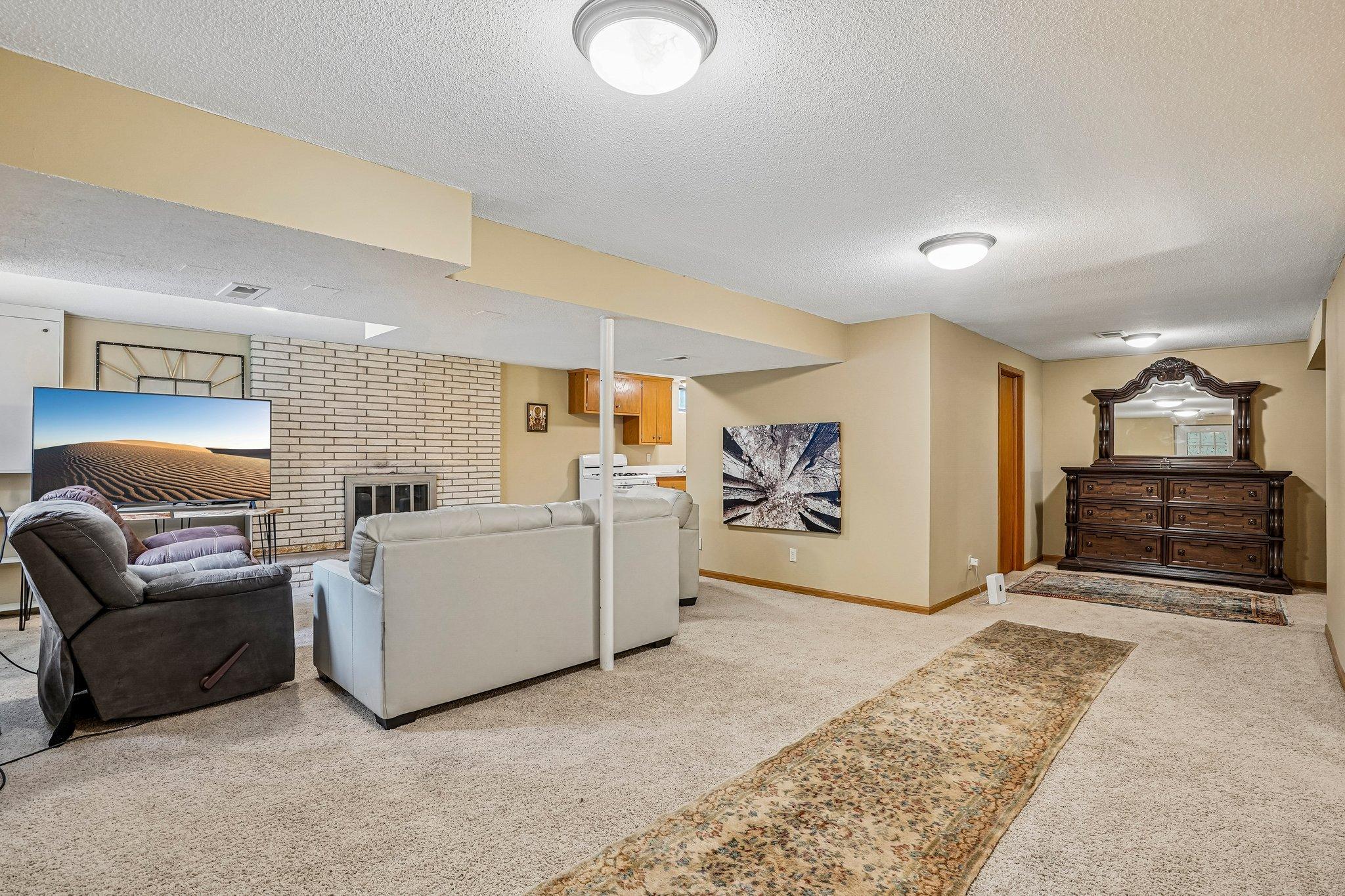 43-web-or-mls-Saint Croix Cir-S0108-043.jpg