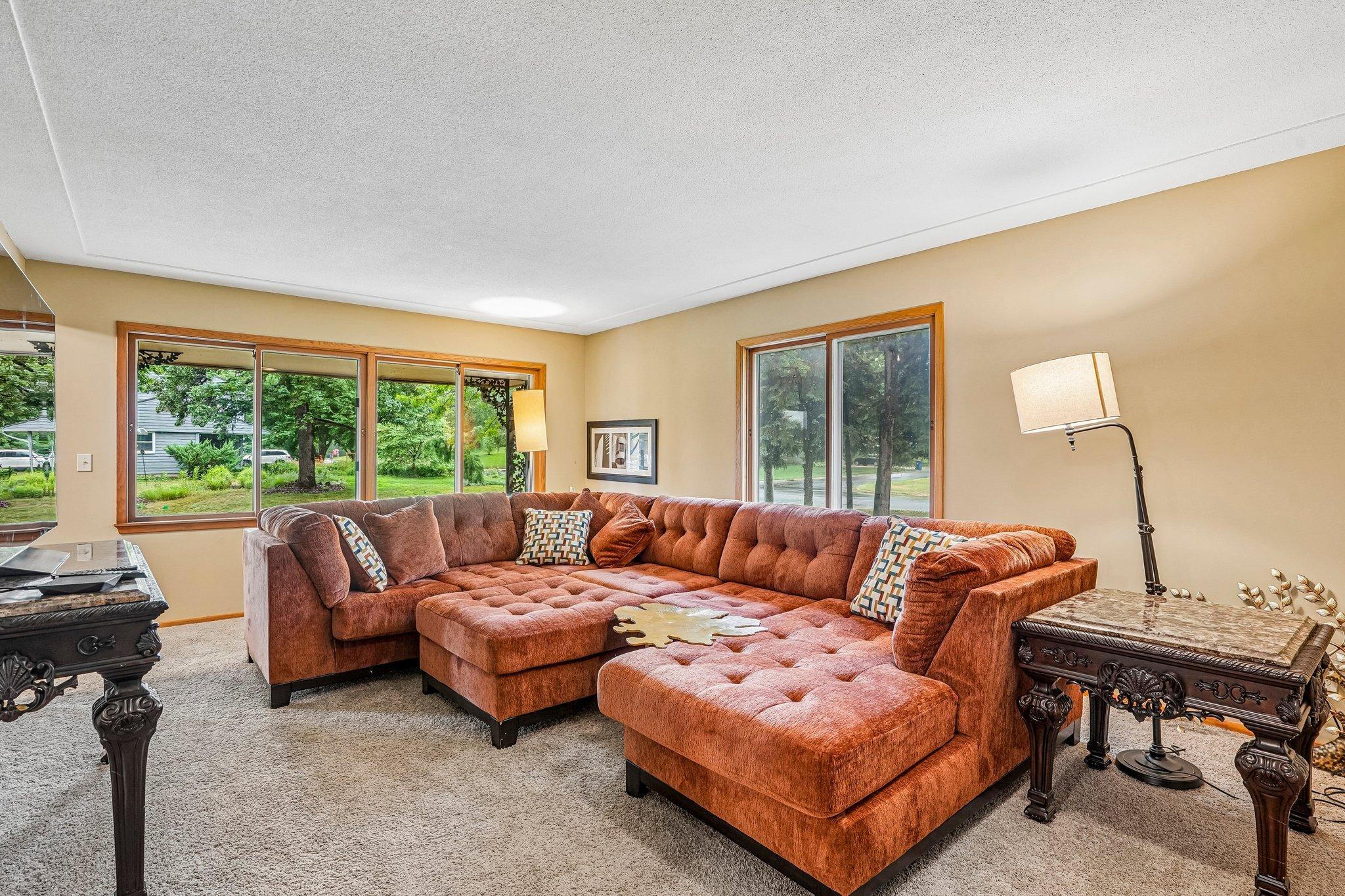 13-web-or-mls-Saint Croix Cir-S0108-013.jpg
