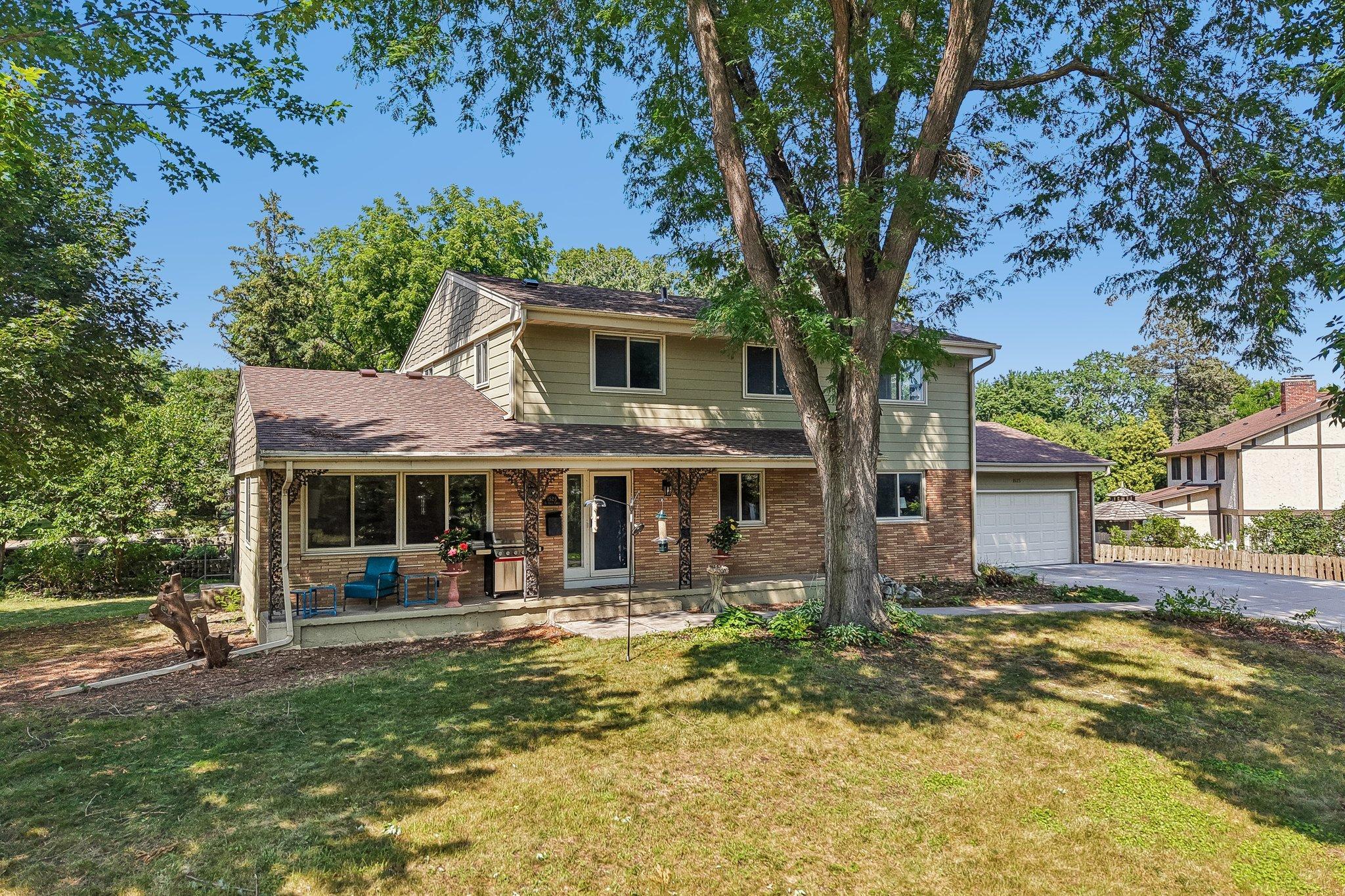 62-web-or-mls-Saint Croix Cir-S0208-1-009.jpg