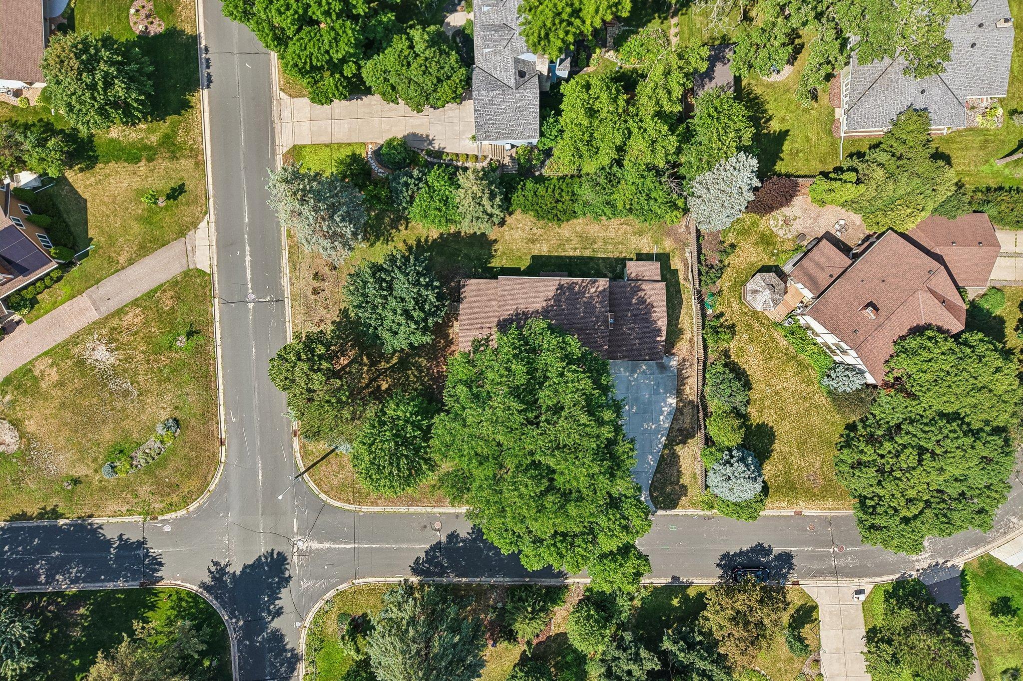 72-web-or-mls-Saint Croix Cir-S0208-1-019.jpg