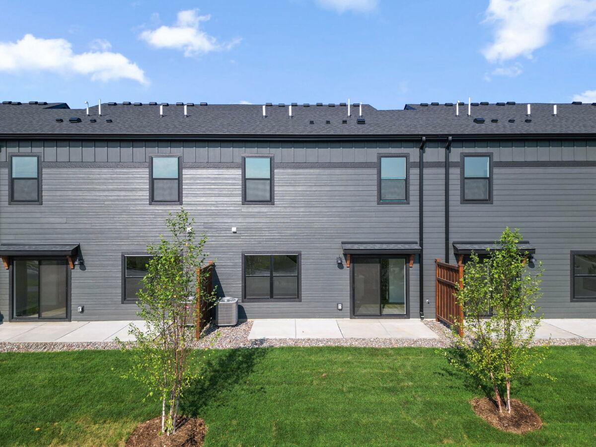 Hayward - Back Exterior