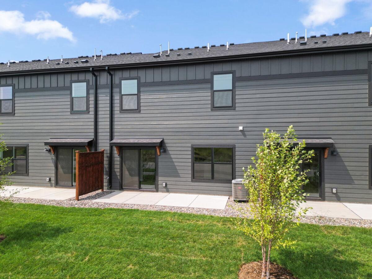 Hayward - Back Exterior