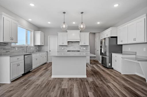 MODEL PHOTOS. PHOTOS OF PREVIOUSLY FINISHED HOME.