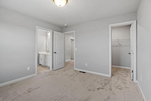 MODEL PHOTOS. PHOTOS OF PREVIOUSLY FINISHED HOME.
