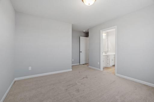 MODEL PHOTOS. PHOTOS OF PREVIOUSLY FINISHED HOME.