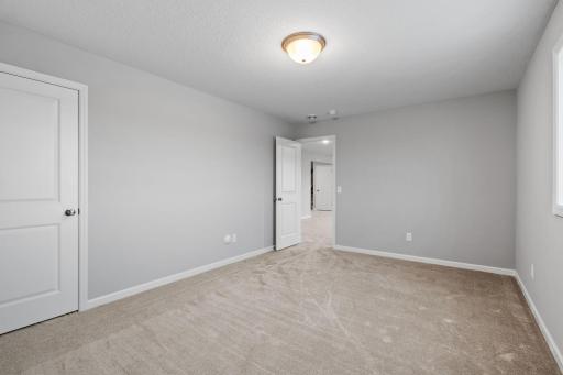 MODEL PHOTOS. PHOTOS OF PREVIOUSLY FINISHED HOME.