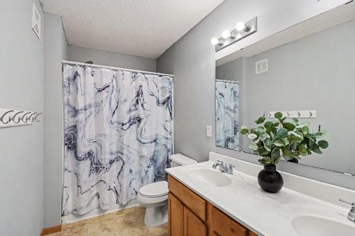 Upper level shared full bathroom